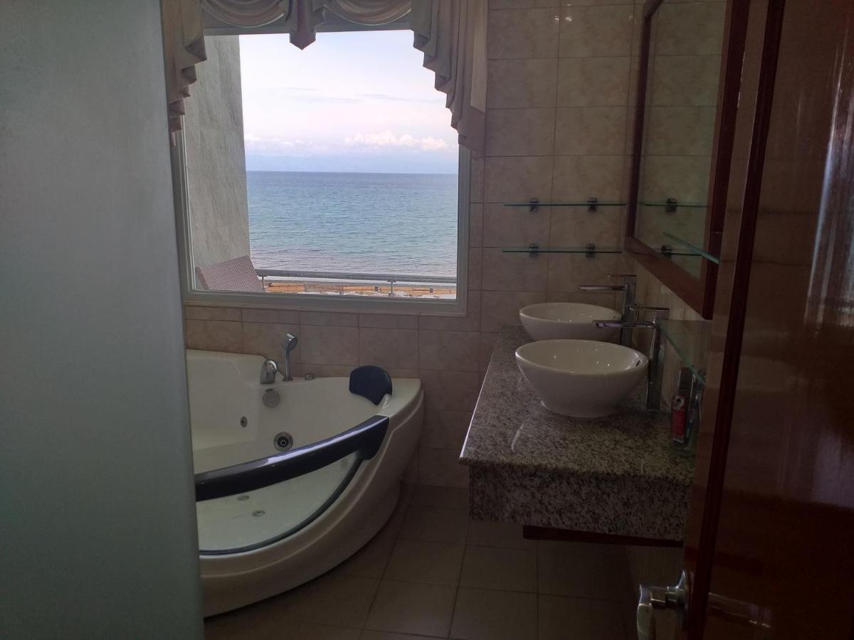 Ocean Breeze Resort Toledo Eksteriør bilde