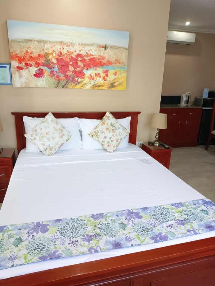Ocean Breeze Resort Toledo Eksteriør bilde